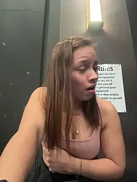 Snapshot of Mrs_MrLove chatting on 12/14/25, 06:08 Mrs MrLove online show from 12/14/25, 06:08