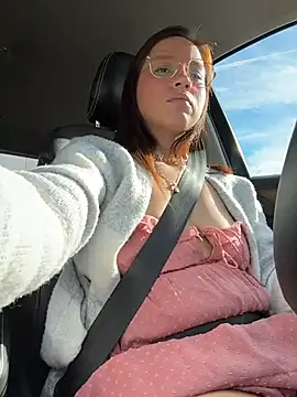 Snapshot of Mrs_MrLove chatting on 12/21/25, 06:59 Mrs MrLove online show from 12/21/25, 06:59