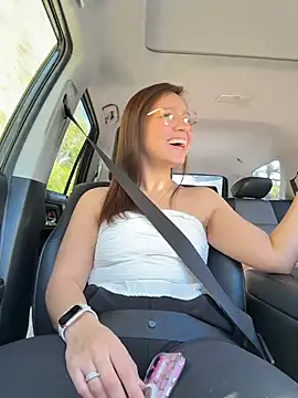 Snapshot of Mrs_MrLove chatting on 01/05/26, 06:44 Mrs MrLove online show from 01/05/26, 06:44