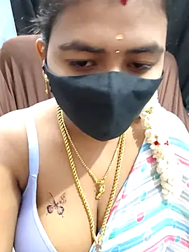 Snapshot of Tamil_Lotus chatting on 11/13/25, 05:23 Tamil Lotus online show from 11/13/25, 05:23