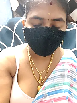Snapshot of Tamil_Lotus chatting on 06/11/26, 05:11 Tamil Lotus online show from 06/11/26, 05:11