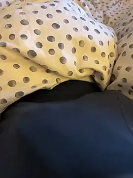 Snapshot of K13XXXX chatting on 11/13/25, 03:55 K13XXXX online show from 11/13/25, 03:55