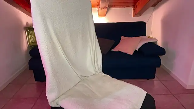 kyliebri online show from 09/12/25, 08:47