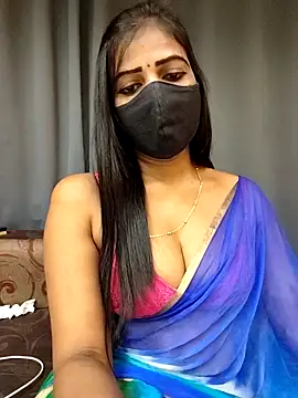 Snapshot of Misss-julli chatting on 11/17/25, 08:47 Misss-julli online show from 11/17/25, 08:47