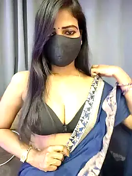 Snapshot of Misss-julli chatting on 02/18/26, 04:52 Misss-julli online show from 02/18/26, 04:52