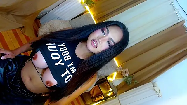 Lilly-lou online show from 04/13/26, 05:07