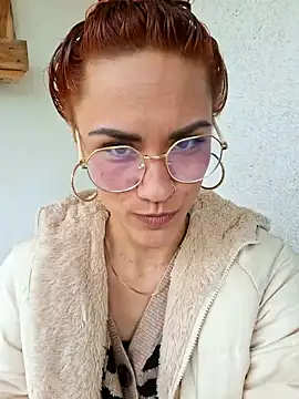 SlimBellaa online show from 10/21/25, 11:11