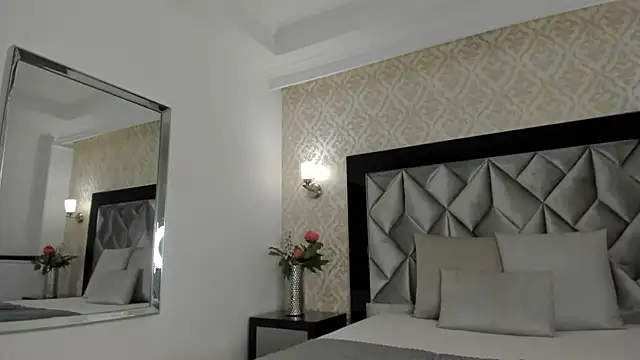 Layla Mackenzie online show from 09/19/25, 02:57