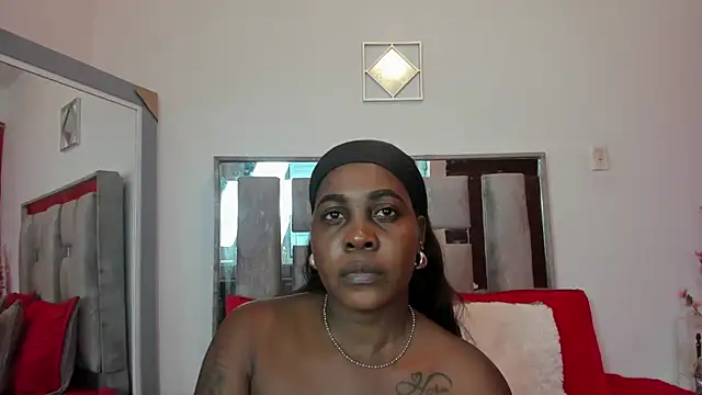 Emilly roaa online show from 04/16/26, 07:03