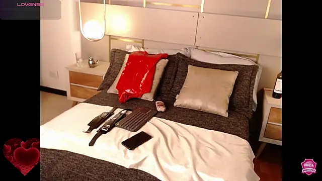 Snapshot of Lina_Montclair chatting on 09/12/25, 07:47 Lina Montclair online show from 09/12/25, 07:47