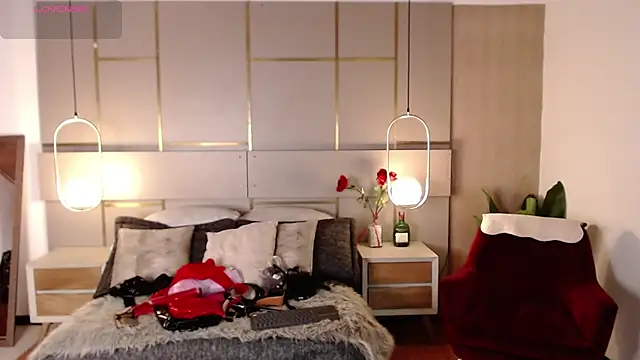 Snapshot of Lina_Montclair chatting on 09/23/25, 08:01 Lina Montclair online show from 09/23/25, 08:01