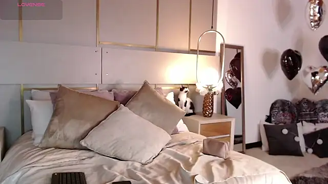 Snapshot of Lina_Montclair chatting on 10/10/25, 10:20 Lina Montclair online show from 10/10/25, 10:20