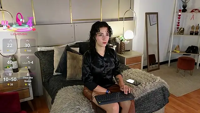 Lina Montclair online show from 03/20/26, 12:21