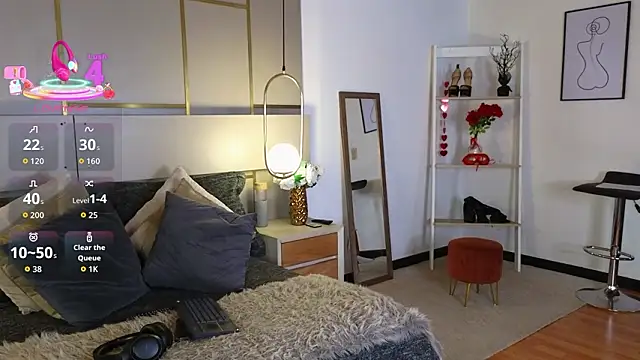 Lina Montclair online show from 03/26/26, 07:30