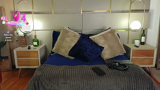 Lina Montclair online show from 04/11/26, 07:51