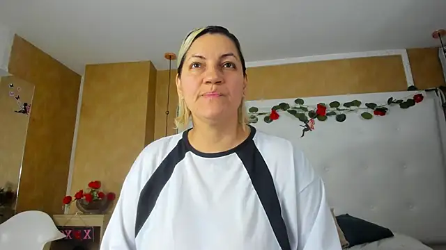 Heidy milf online show from 03/28/26, 08:30