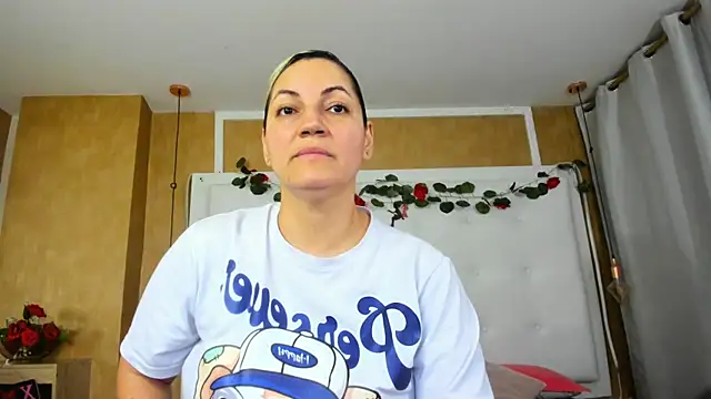 Snapshot of Heidy_milf chatting on 04/29/26, 08:15 Heidy milf online show from 04/29/26, 08:15