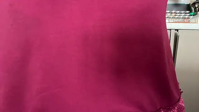 Snapshot of CelineLuxe chatting on 09/30/25, 04:12 CelineLuxe online show from 09/30/25, 04:12