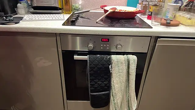 Snapshot of CelineLuxe chatting on 10/31/25, 07:04 CelineLuxe online show from 10/31/25, 07:04