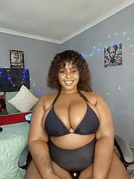 Snapshot of BBW_CUMX chatting on 10/12/25, 03:00 BBW CUMX online show from 10/12/25, 03:00