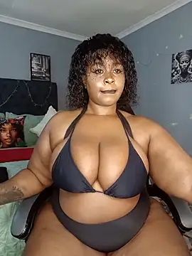 Snapshot of BBW_CUMX chatting on 10/13/25, 04:34 BBW CUMX online show from 10/13/25, 04:34