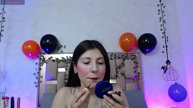 Snapshot of ScarlettRox chatting on 10/28/25, 11:36 ScarlettRox online show from 10/28/25, 11:36