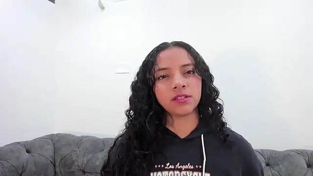 Snapshot of Angellit_Afrodita_ chatting on 11/21/25, 10:25 Angellit Afrodita online show from 11/21/25, 10:25