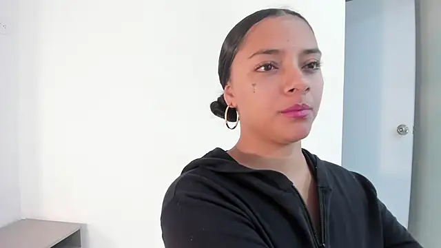 Snapshot of Angellit_Afrodita_ chatting on 12/18/25, 11:05 Angellit Afrodita online show from 12/18/25, 11:05