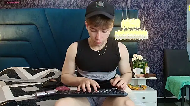 TaylerWhite online show from 12/20/25, 11:50