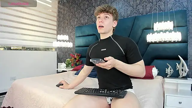 TaylerWhite online show from 03/28/26, 11:43