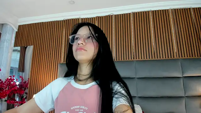 Sophie Calloway online show from 05/06/26, 12:54