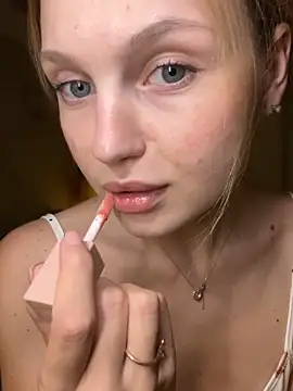 Emaline Fane online show from 09/17/25, 05:03