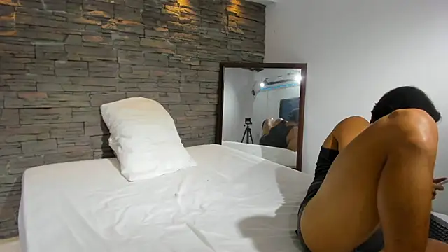 Snapshot of Anker_Colin chatting on 10/27/25, 02:37 Anker Colin online show from 10/27/25, 02:37