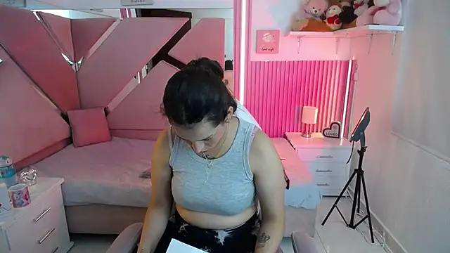 Snapshot of Mia_garcia28 chatting on 11/14/25, 07:45 Mia garcia28 online show from 11/14/25, 07:45