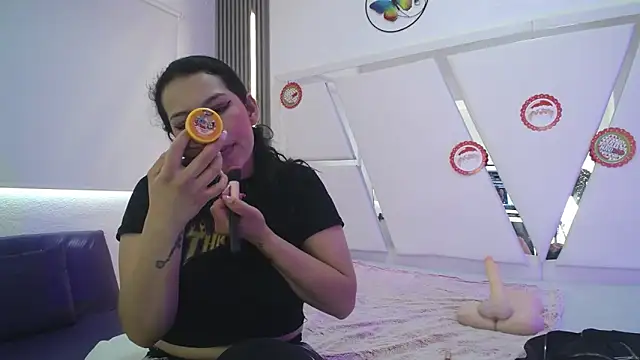 Snapshot of Mia_garcia28 chatting on 12/03/25, 07:23 Mia garcia28 online show from 12/03/25, 07:23