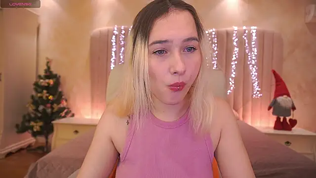 LilElfie online show from 01/17/26, 02:38