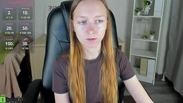 Mia E1fie online show from 11/03/25, 09:21