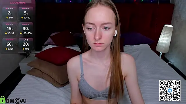 Mia E1fie online show from 03/15/26, 12:05