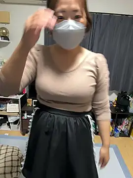 Snapshot of hima-wari0707 chatting on 11/24/25, 11:54 hima-wari0707 online show from 11/24/25, 11:54