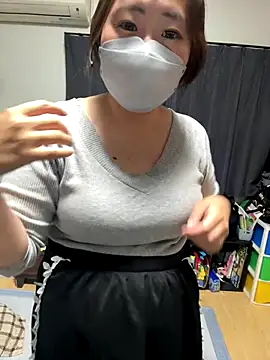 Snapshot of hima-wari0707 chatting on 11/27/25, 01:24 hima-wari0707 online show from 11/27/25, 01:24