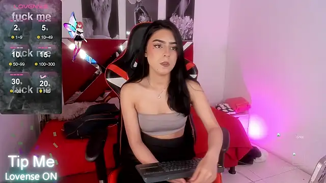 Snapshot of Talia_rouge chatting on 10/01/25, 08:59 Talia rouge online show from 10/01/25, 08:59