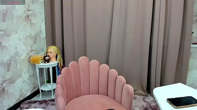 cute luucy online show from 10/14/25, 03:40