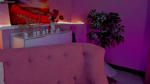 Snapshot of cute_luucy chatting on 02/06/26, 03:55 cute luucy online show from 02/06/26, 03:55