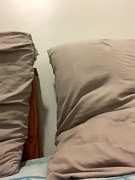 Snapshot of sweetcake87 chatting on 11/27/25, 11:01 sweetcake87 online show from 11/27/25, 11:01