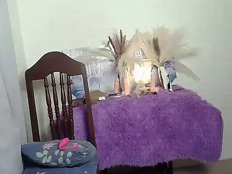 Snapshot of Madylinebigcock69 chatting on 10/26/25, 11:27 Madylinebigcock69 online show from 10/26/25, 11:27