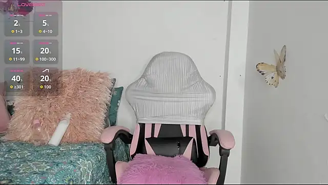 Snapshot of mari-ross chatting on 07/26/26, 02:09 mari-ross online show from 07/26/26, 02:09