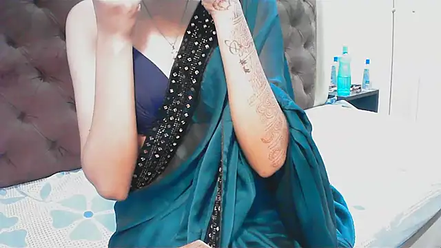 elize   online show from 11/15/25, 05:16