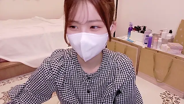 Snapshot of Ema_o0_chan chatting on 09/14/25, 11:42 Ema o0 chan online show from 09/14/25, 11:42