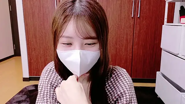 Snapshot of Ema_o0_chan chatting on 10/19/25, 11:11 Ema o0 chan online show from 10/19/25, 11:11