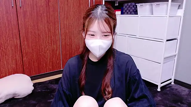 Snapshot of Ema_o0_chan chatting on 11/01/25, 05:53 Ema o0 chan online show from 11/01/25, 05:53